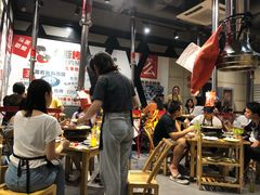 大堂-么肆烤肉·中式自助·烤肉大排档(街道口季佳PAI店)