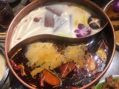 -三人行骨头王火锅(长寿店)