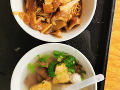 -松树干拌面店