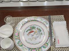 餐具摆设-聚友居酒楼