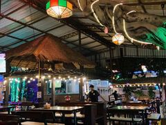 -Green Tree Rest. & Pub