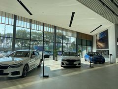 -宁波宝信宝马4S店(江北日湖店)