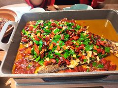 湖南腊鲢鱼-有红鸡毛店·川菜(建设路店)