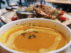 南瓜汤-HELLO 27 意面·沙拉·帕尼尼