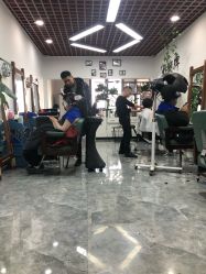 -V8潮牌·接发烫染连锁