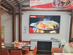 -阿瓦山寨·湘菜现炒·剁椒鱼头王(咸阳总店)