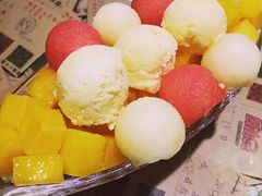 -澳门街美食城(世界城光谷步行街店)