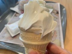 圆筒冰淇淋-麦当劳(三亚凤凰机场店)