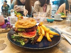 chicken&nbsp;burger-FLOVIE FLORIST CAFE