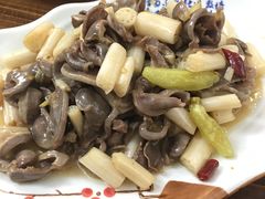 泡椒藕带炒鸡胗-大隐隐于市私房菜(保和小区店)