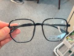 -Eziwish眼镜·蔡司授权店