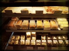 -红宝石·鲜奶小方·海派西点房(南丹店)
