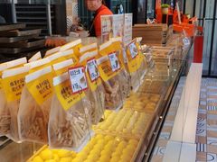 面包甜点陈列柜-東更道点心行(利客来店)