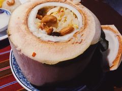 椰子饭-卷心菜和避孕套餐厅(Pattaya)