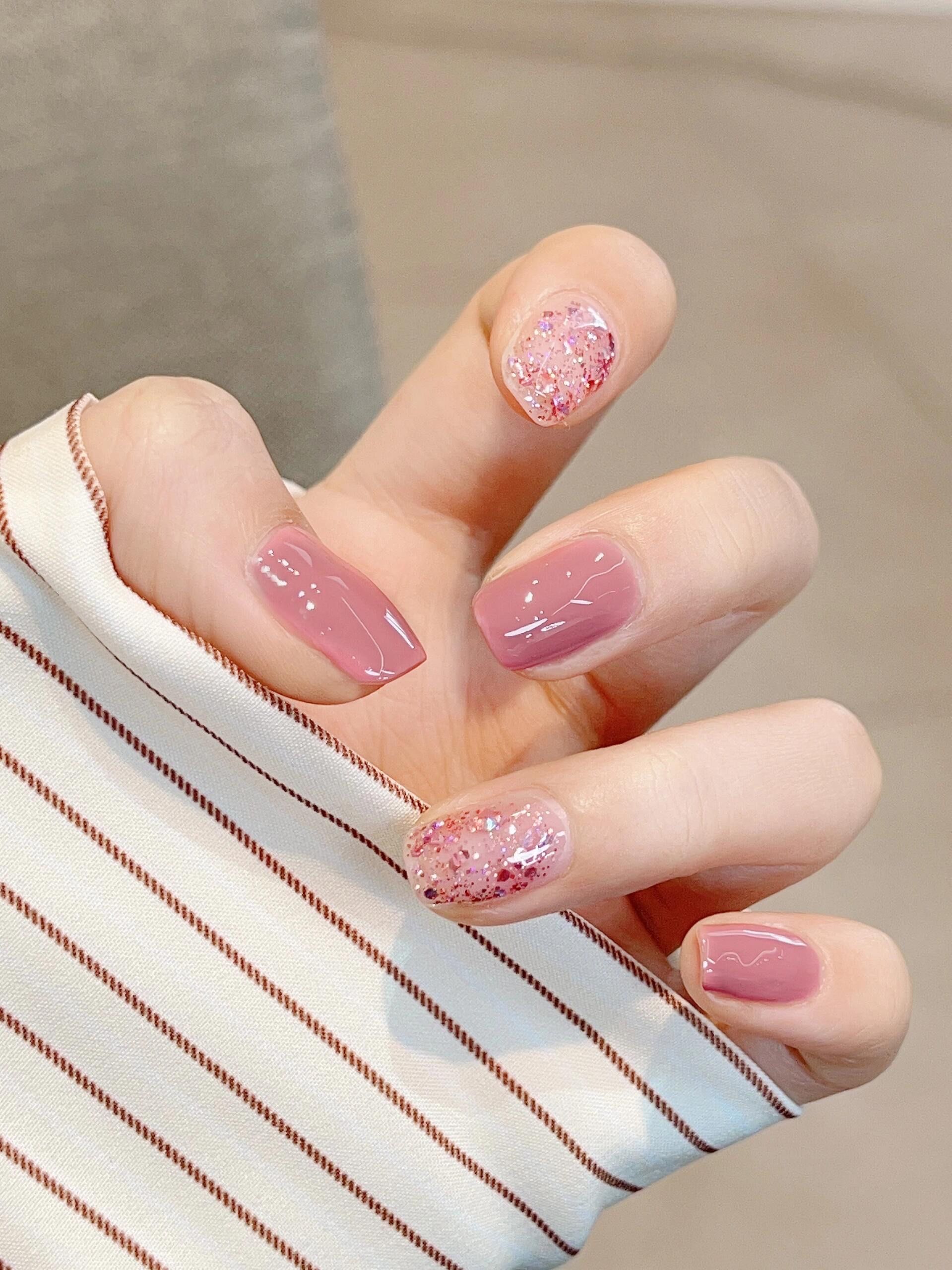 软糯豆沙粉🌸温柔少女豆沙色短甲美甲