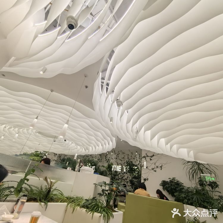 点了双人套餐，如果说吃饱，两人点一份套餐，就可以了