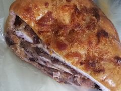 红豆肉松面包-美嘉华面包西饼店(红胜坊店)