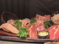 -铭牛烧肉·和牛海鲜自助(高新月牙湖店)