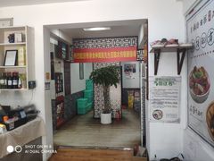 门面-茸梅路右拐龙虾-农家菜(松江店)