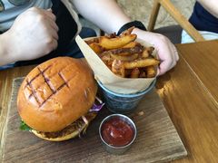 -ROAST coffee & eatery