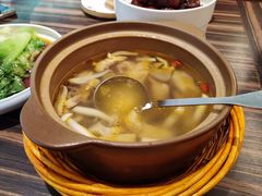 4小时的土鸡汤-江太极江浙菜(马桥万达广场店)