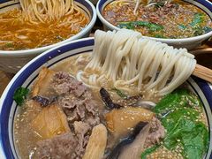 -云阿蛮云南生烫牛肉米线(奉贤路店)