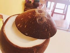 -志龙皇冠吃货椰子铺