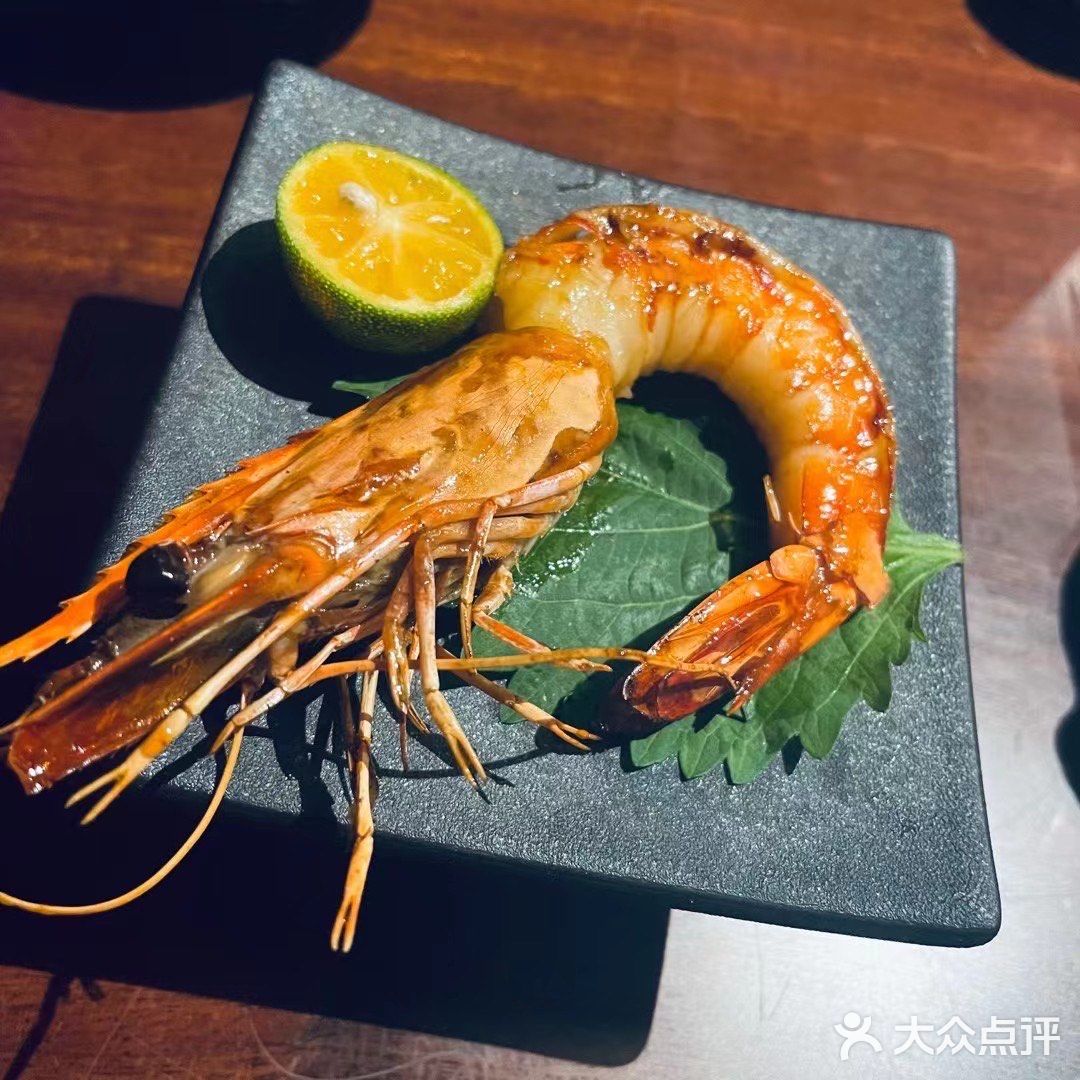 氛围感很强的日式居酒屋💛