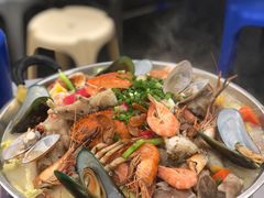 招牌海鲜骨煲-凤城康记饭店