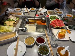 -海底捞火锅(新松江路生日主题店)