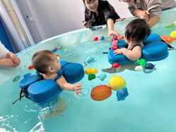 -海豚湾婴儿游泳(塘沽店)