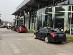 -上海星瀚奔驰4S店(红柳路店)