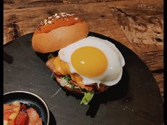 经典芝士汉堡-HIGH FIVE哈福手工汉堡(桂林路店)