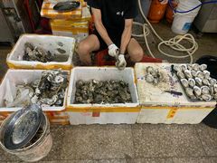 -蚝哥花姐湛江烤生蚝(美丽湾市场店)