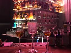-TASTE ROOM Bar