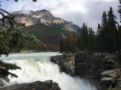 -阿萨巴斯卡瀑布观景点