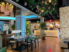 -壹号院音乐餐厅•烤全羊•新疆菜(浐灞店)
