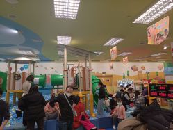 -莫莉幻想儿童乐园(武汉经开永旺店)