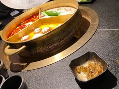 -湊湊火锅·茶憩(杭州湖滨银泰in77店)