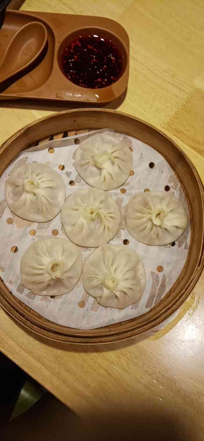 小六汤包(朝阳门店)-"周天恰逢店里掌上生活六六折活动三个人 .