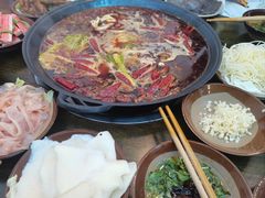 -黄潇洒老火锅(九眼桥宏济巷店)