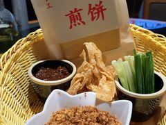 煎饼卷大葱-鲁菜根·泰安菜(万达店)