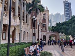 -香港大学
