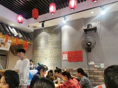 -爆炸头阿姨小四川正宗川味小吃(无任何分店)