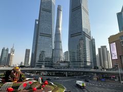 -陆家嘴空中步行连廊