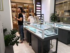 -回瑞眼镜·蔡司·依视路官方授权店(广益路万达店)