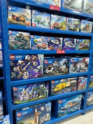 -逝水玩具折扣店