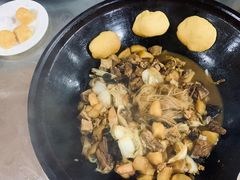 -粘豆包柴火铁锅炖