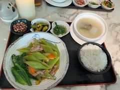 泡椒莴笋炒牛肉饭-JUKEBOX玖部音乐餐厅(华侨城店)