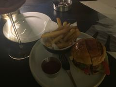 鹅肝牛肉汉堡-Cooking Man(中懋天地店)